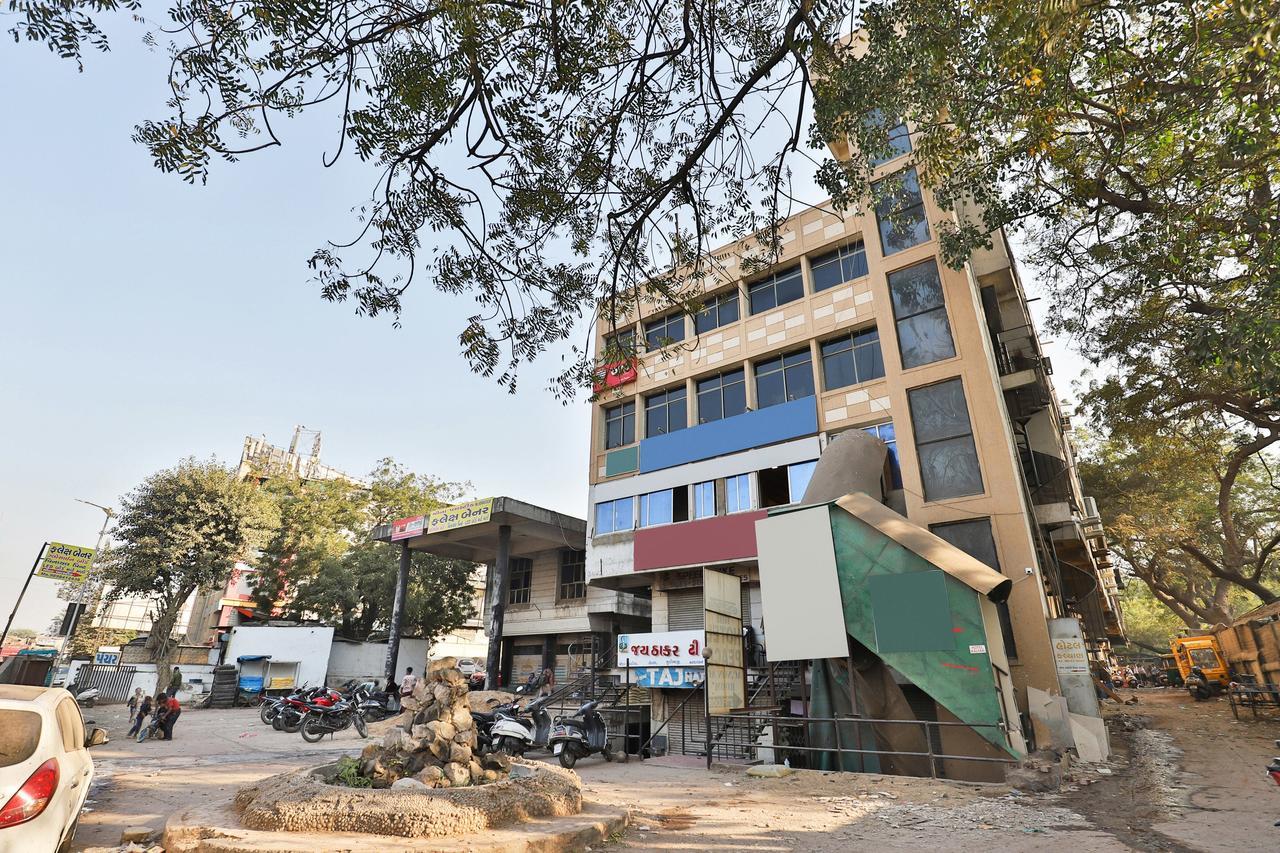 Oyo 11427 Hotel Kalyan Ahmedabad Exterior foto