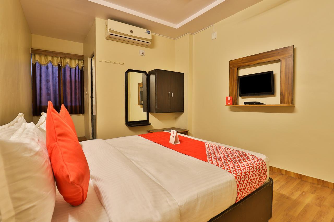 Oyo 11427 Hotel Kalyan Ahmedabad Exterior foto